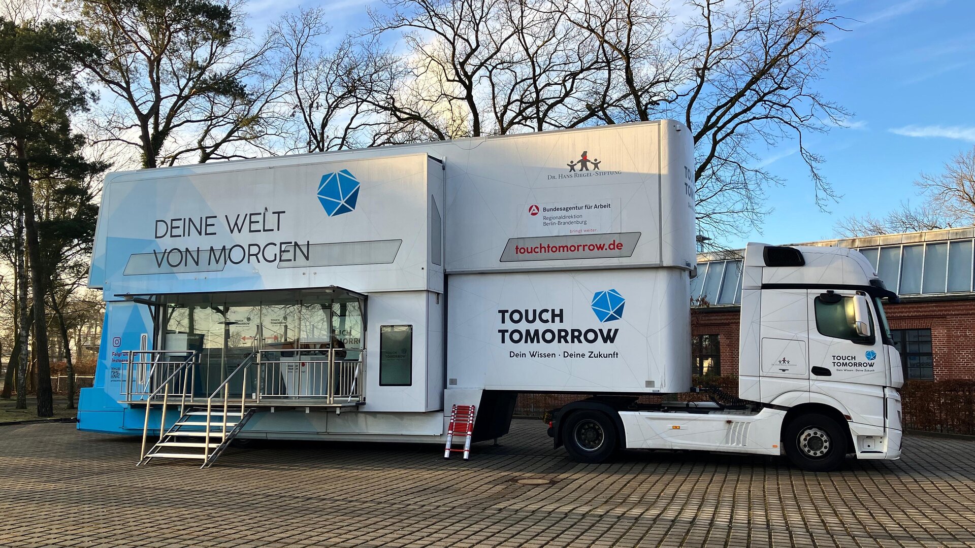TouchTomorrow‑Truck zu Gast am Hannah-Arendt-Gymnasium in Potsdam