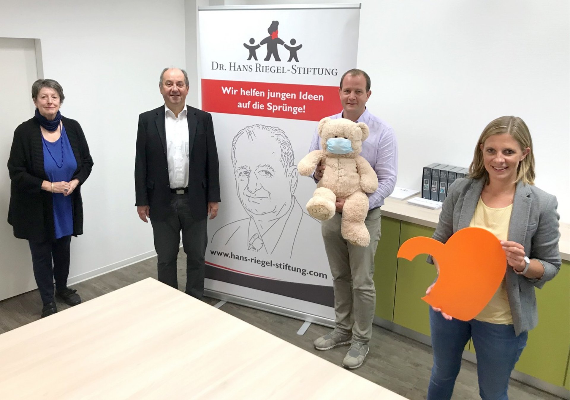 Spenden-Übergabe Kinderherzen Stiftung Bonn