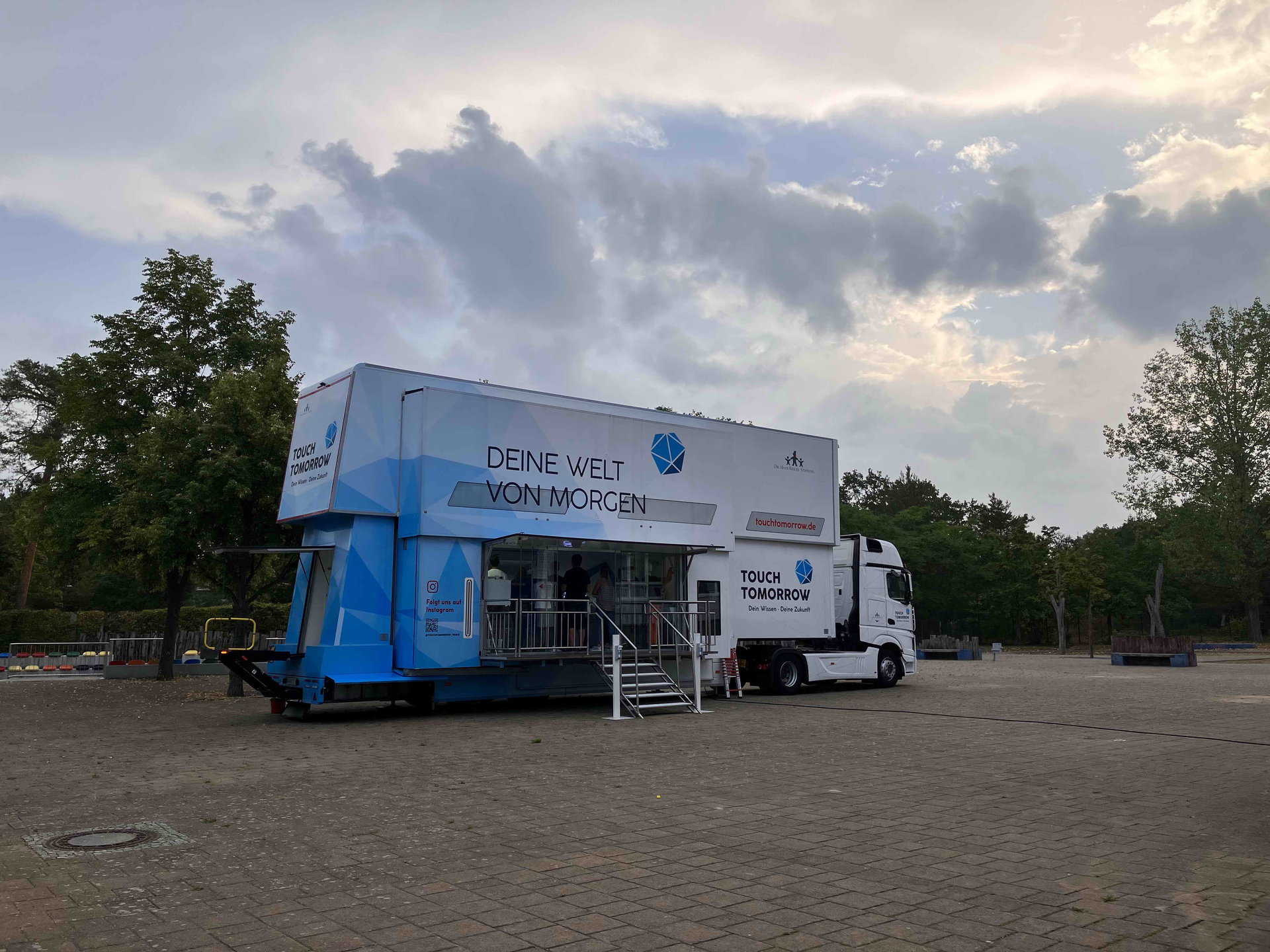 Touch Tomorrow-Truck der Dr. Hans Riegel-Stiftung in Rathenow
