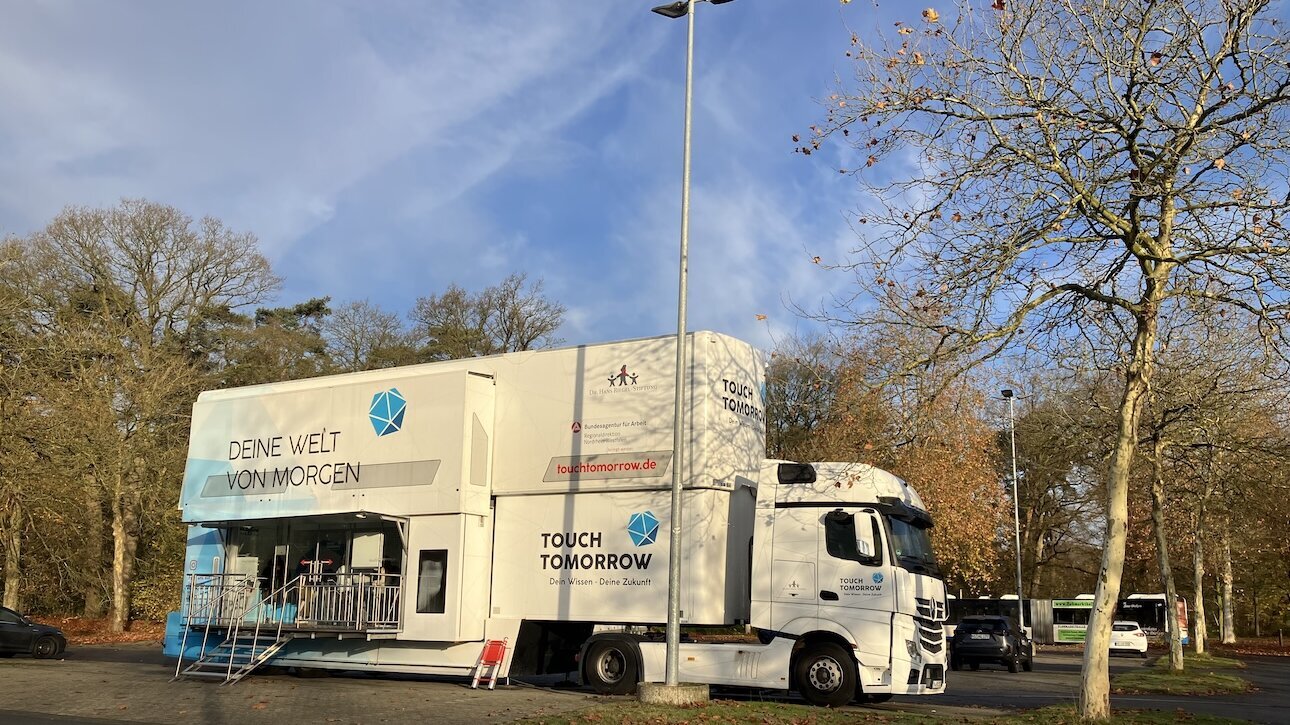 TouchTomorrow-Truck zu Besuch am Scholl-Gymnasium